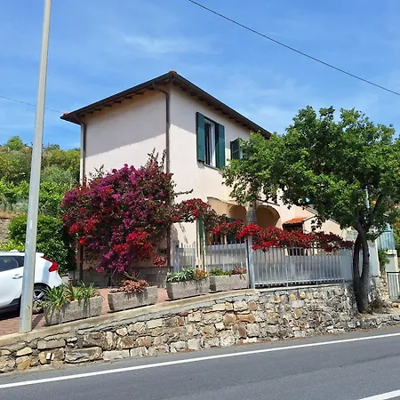 Villino Sul Mare Aregai Accesso Diretto & Pista Ciclabile Ferienhaus Cipressa