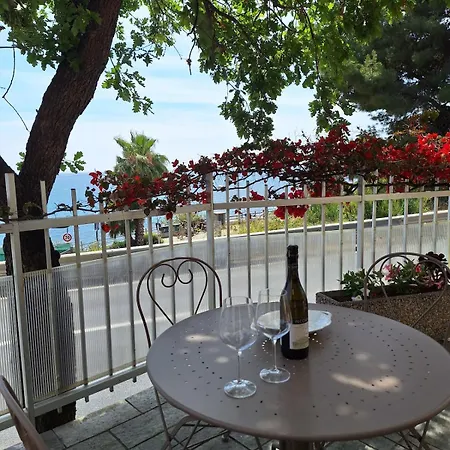 Villino Sul Mare Aregai Accesso Diretto & Pista Ciclabile Holiday home